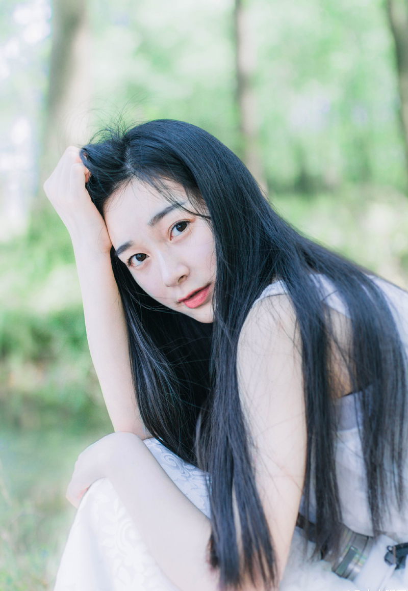 我们为什么需要美女，可能她们改变你的生活习性，让人感这个世界充满期待，虽然当你觉得期待的东西就要得到的时候，她们马上去普度众生，让其他人觉得生活充满期待。——韩寒《像少年啦飞驰》